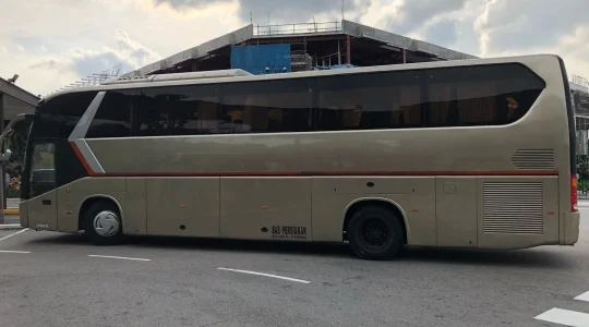 大型バス　外観